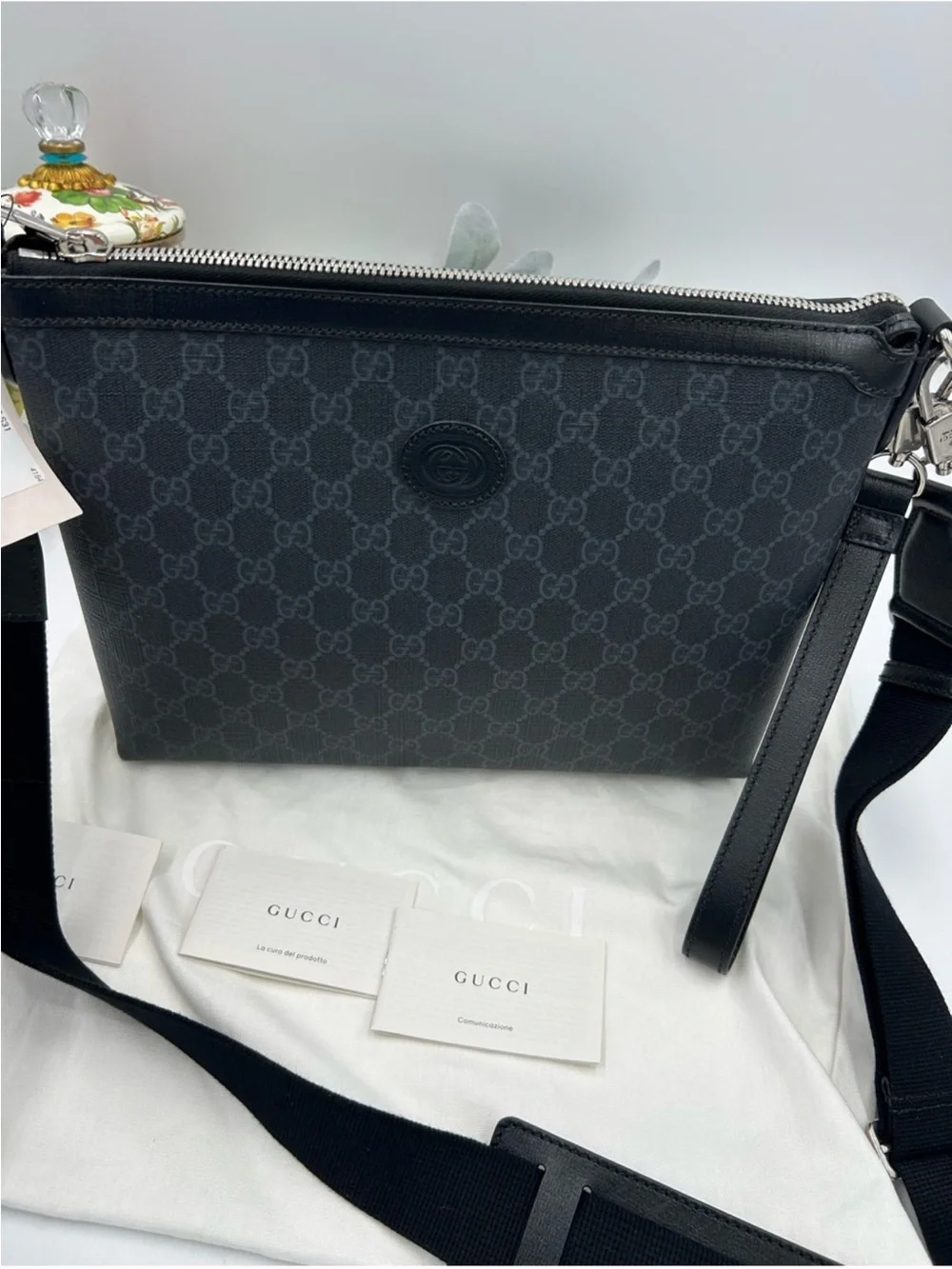 Gucci classic messenger
